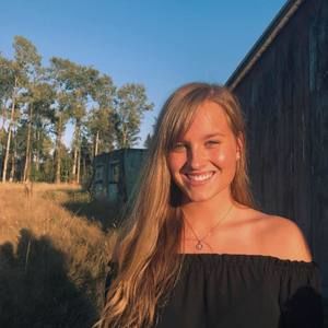 Meet your Posher, Claire